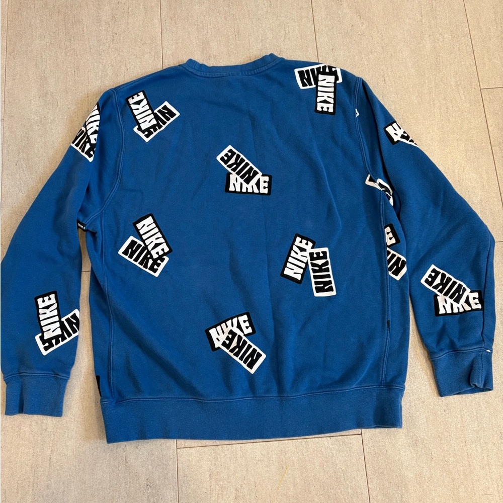 Nike Graphic Crew Men’s size large - Picture 3 of 5